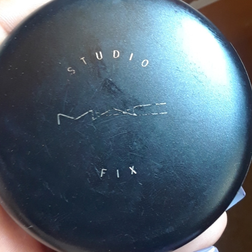 MAC Make-up - Picture 5 of 5